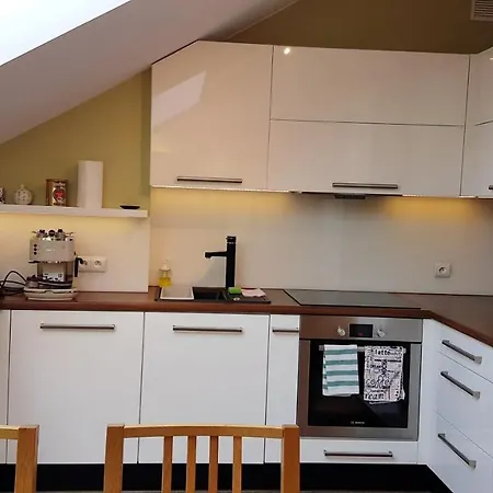 Inez Apartmán